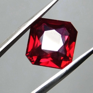 8 Ct Zertifizierter natürlicher Rubin, heller, reiner, lebendiger Rubin aus Burma, Taube, blutrot