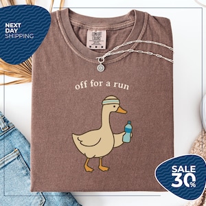 Comfort Colors® Runner Goose Shirt | Funny Running T-Shirt | Gift for Runner | Gym Shirt | Running Lover | Mother's Day Father's Day Friend