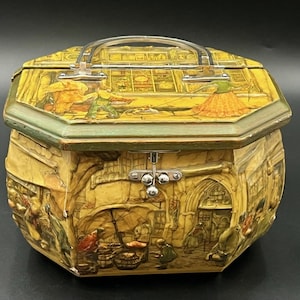 Vintage Anton Pieck wooden box purse from the 1970s. Decoupage Design