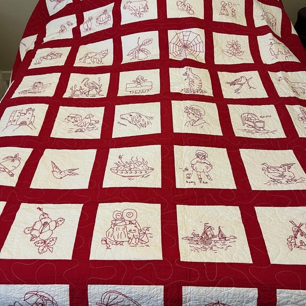Antyczna, haftowana ręcznie kołdra albumowa Redwork, 87 x 85 cali, w idealnym stanie.