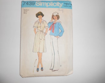 Simplicity 7439 Sailor collar dress and shirt  Med 12-14 uncut