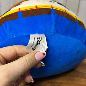 Peluche de Woody Squishmallow de Disney Toy Story, tamaño mediano, 14 pulgadas imagen 5