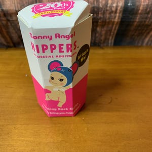 Serie "Looking Back" di Sonny Angel Hippers - 20° anniversario immagine 1
