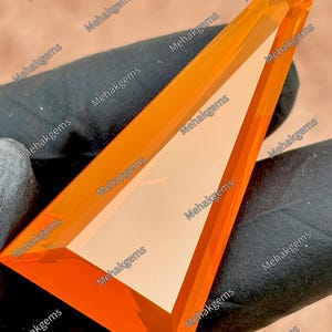 58 karat orange opal ädelsten, sköldslipad eldopal för smyckestillverkning
