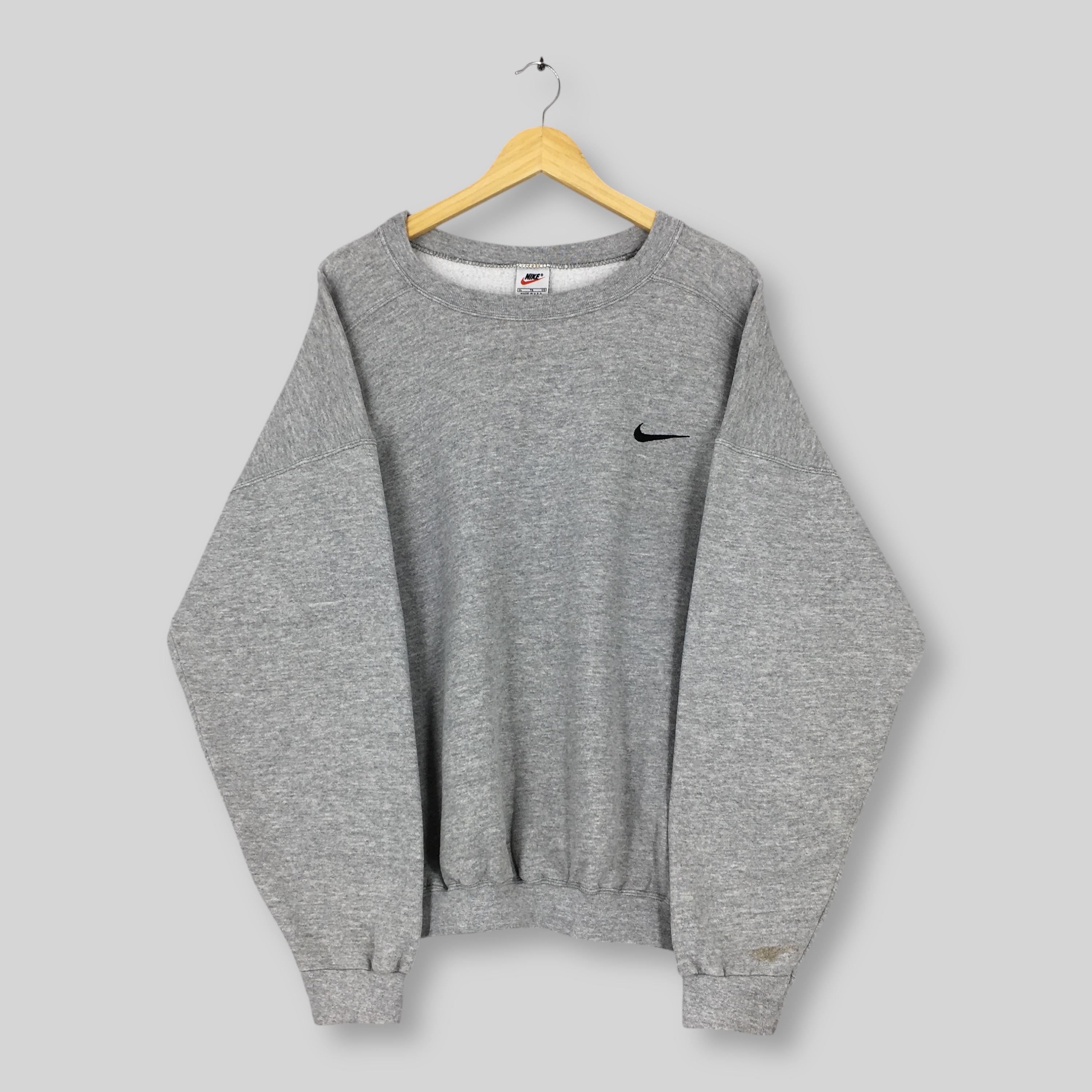 nike sweatshirt middle logo