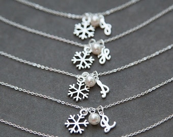 Snowflake Bridesmaid Bracelet, Set of 4, Sterling Silver Initial Bracelet, Winter Wedding Bridesmaid Jewelry, Personalized Bridesmaid Gift