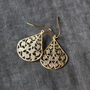1199 Antiqued Gold Open Filigree Teardrop Pendant Frame W/ Top Hang Ring – 12 Pcs, USA Made Brass