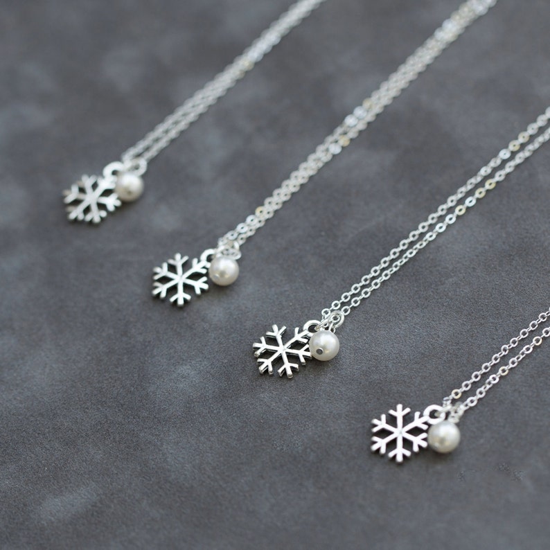 Snowflake Bridesmaid Jewelry Set of 4 Four, Custom Pearl Snowflake Jewelry, Bridal Party Gifts, Winter Bridesmaid Necklace image 4