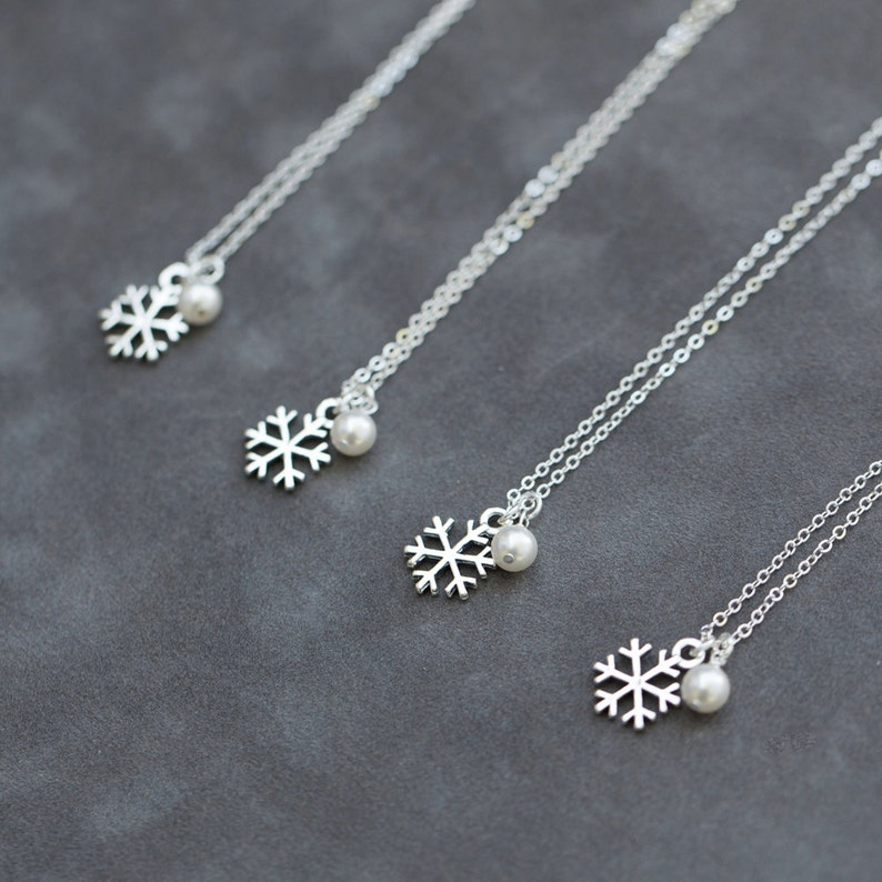 Snowflake Bridesmaid Jewelry Set of 4 Four, Custom Pearl Snowflake Jewelry, Bridal Party Gifts, Winter Bridesmaid Necklace image 3