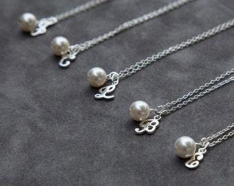 Conjunto de joyería de dama de honor, collar inicial de dama de honor, conjunto de regalo de dama de honor de 9, collar de perlas inicial de plata de ley
