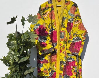Handgemaakte kantha gewatteerde kimonobadjas, katoenen jas met bloemenprint