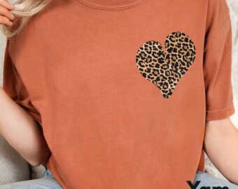 Camiseta con corazón de leopardo, camiseta con corazón pequeño con estampado animal, camiseta con corazón de guepardo, camiseta con corazón de leopardo pequeño, camiseta de mamá con corazón de leopardo, colores cómodos