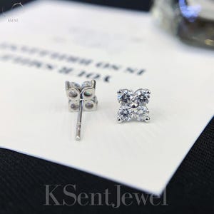 Elegant 1.00ct Round Lab Grown Diamond Stud Earrings | IGI Certified