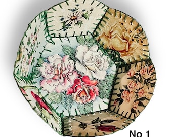 Cesta de tarjetas de felicitación tejida a crochet, hecha a mano con tarjetas vintage de los años 60 y 70