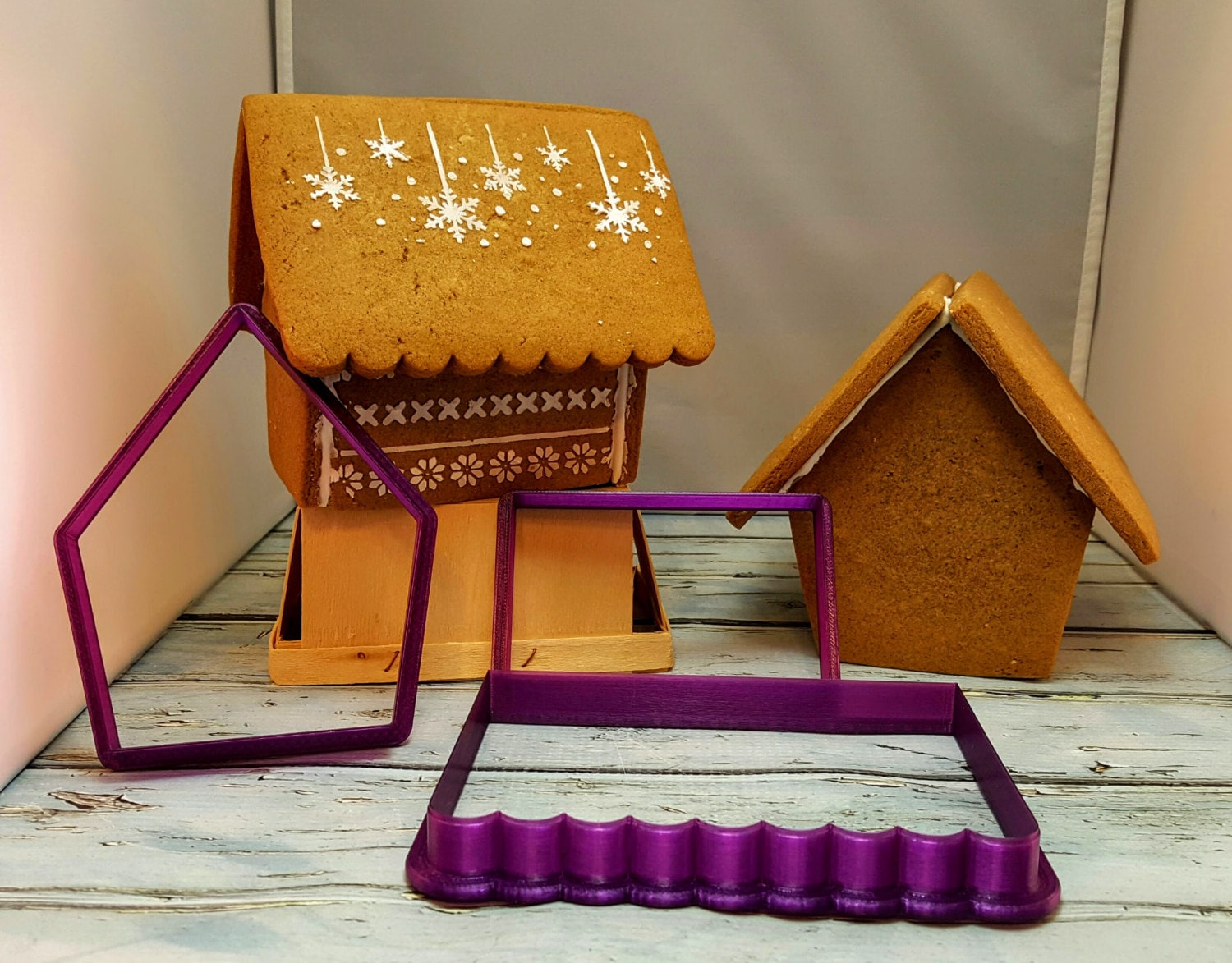 MINI MUG TOPPER GINGERBREAD HOUSE CUTTER SET(1 3/4 tall) (low inventory)