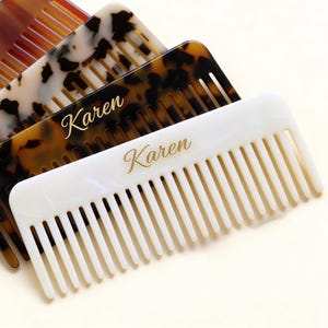 Personlig graverad hårkam med namn, anpassad graverad acetatkam med namn, minimalistisk gåva, brudtärnepresent, bröllopspresent till henne