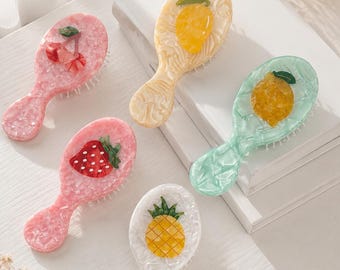 フルーツヘアブラシ、アセテートクッションブラシ、ミニデタングリングコーム、ストロベリーレモンチェリーブラシ、かわいいトラベルヘアブラシ、財布用ヘアコーム