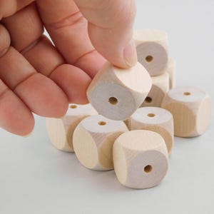 Grandes cuentas cúbicas de madera sin acabado de 20 mm, cuentas cuadradas de madera dura natural de 3/4" con esquinas redondeadas.