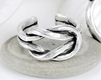 Silver Knot Ring, Infinity Love symbol, Boho Chic Jewelry, Stacking pinky Knuckle Rings, gift for her