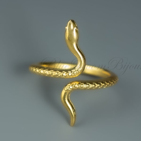 Gift Gold Snake Ring, Serpent Knuckle band, Adjustable Animal Ring, gift under 25, gothic gift