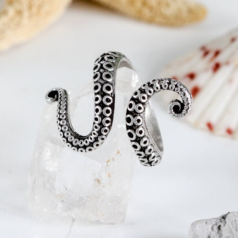 Octopus ring, silver squid ring, tentacle ring, octopus band, Sea life jewelry, Gothic ring, Boho Minimalist jewelry, Mother's Day gift image 4