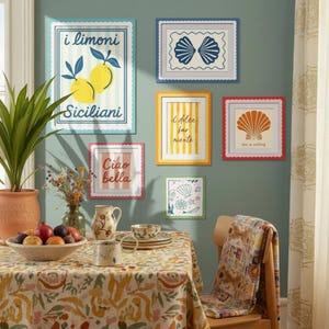 Scalloped Picture Frame: Retro Coastal Gallery Wall Decor