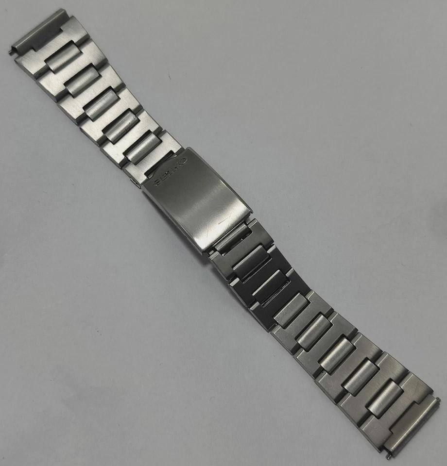 ウォレット、バングル hq720.jpg?sqp=-