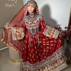 アフガニスタンのクチドレス | 伝統的なパシュトゥーン人の衣装 | 手作りの刺繍入りの赤いガウン | 部族の遊牧民のウェディングドレス | 民族のボヘミアンな祭りの衣装