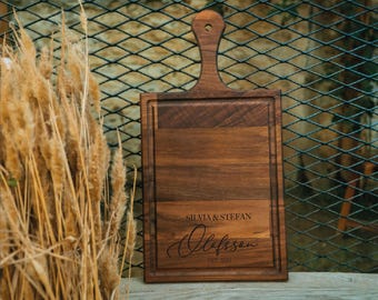 Personalized Charcuterie Board with Handle: Maple, Walnut, or Oak