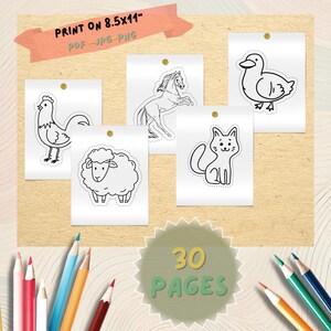 Pu&ograve; includere: Pagine da colorare stampabili con animali della fattoria, tra cui un gallo, un cavallo, un'anatra, un gatto e una pecora. Le pagine sono fissate su uno sfondo marrone chiaro con uno striscione "PRINT ON 8.5x11" PDF-JPG-PNG". Un distintivo verde e giallo recita "30 PAGES".