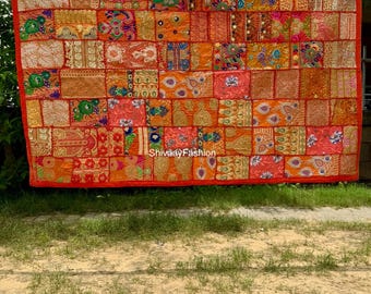 手刺繍の壁掛けヴィンテージインドサリーパッチワーク壁装飾