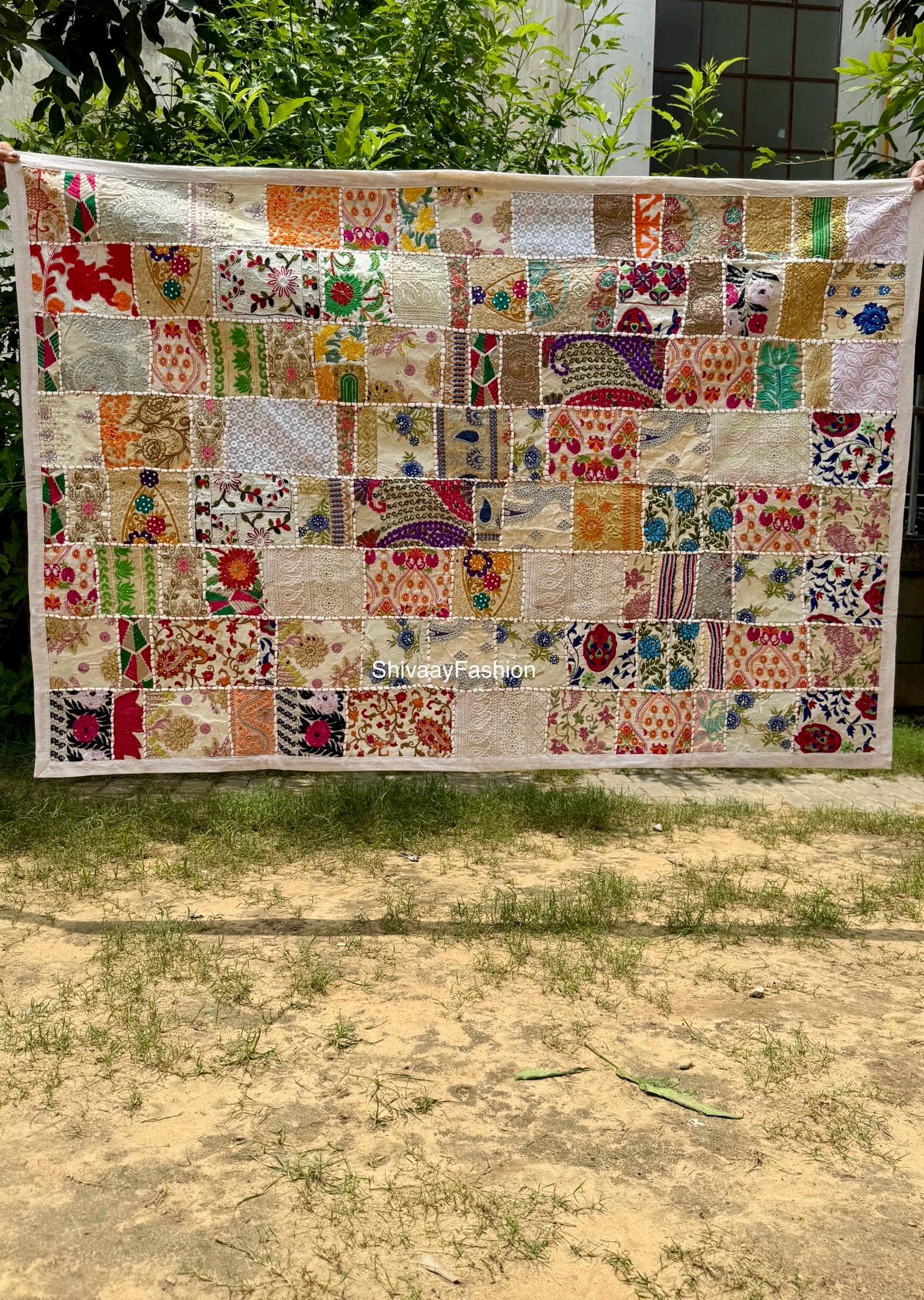 インド ハンドメイド タペストリー 手刺繍の壁掛けヴィンテージインドサリーパッチワーク壁装飾