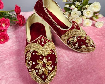 Red Wedding Mojari Shoes for Men: Indian Groom Sherwani Jutti