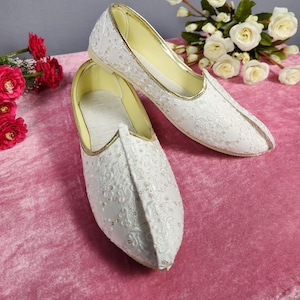 White Wedding Mojari Shoes for Men: Indian Groom Sherwani Jutti