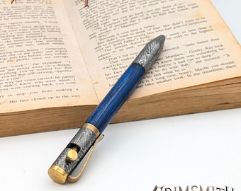 Nova Bolt - Stylo à verrou en acier damas avec clip en laiton | Cadeau de luxe futuriste pour homme et femme | Boîte Premium + Recharge incluses