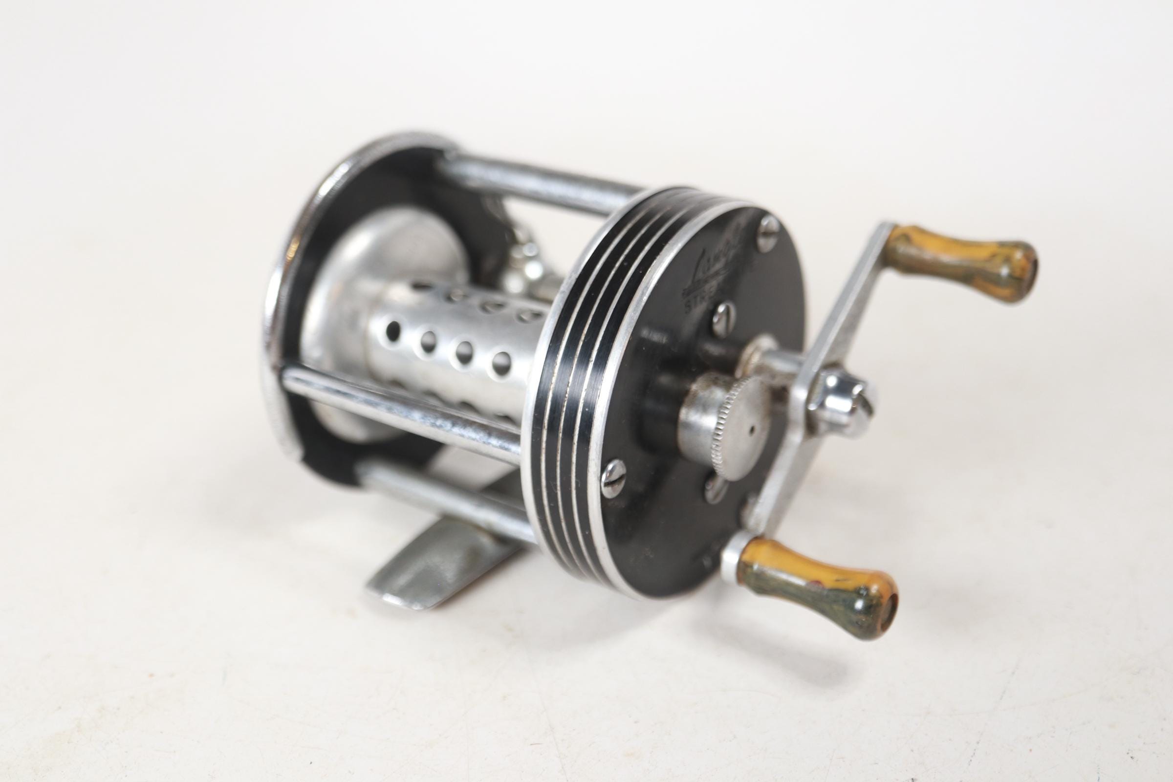 Vintage Langley Streamlite Model 310 KC Bait Casting Reel - Very