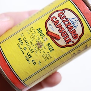 Vintage Lee&#39;s Gizzard Capsule Tin - Paper Label - Advertising Tin - Pharmacy - Apothecary - Geo. H. Lee Co. - 1930&#39;s - Good Condition