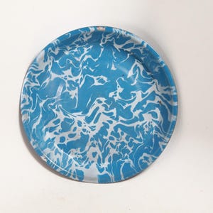Antique Enamelware Pie Plate - Enamelware Plate - Enamelware Blue Swirl Plate - Baking - Vintage Kitchen - 9&quot;