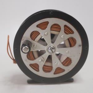 Vintage Pflueger No. 1554 Sal-Trout Fly Fishing Reel - Contains Fresh Line - Drag Works Very Well