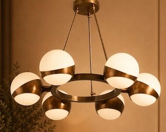 Lustre moderne Mid-Century en laiton, globe suspendu en opale, 6 lumières