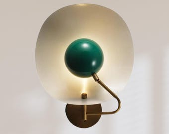 Sputnik-vägglampa i mässing: Modern italiensk design från mitten av århundradet