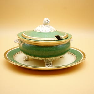 Crown Devon Fieldings Covered Vegetable Tureen With Plate Green and Gold