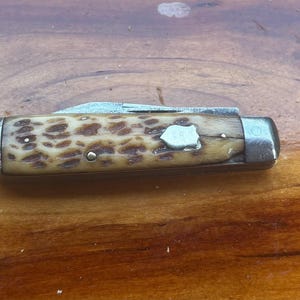 Navaja de bolsillo antigua y rara de dos hojas con mango de hueso Winchester
