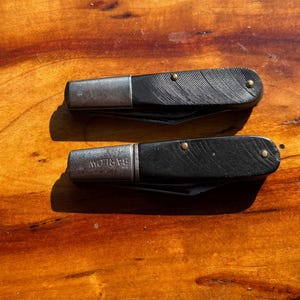 Lot of 2 Camco USA 2 Blade Barlow Pocket Knifes