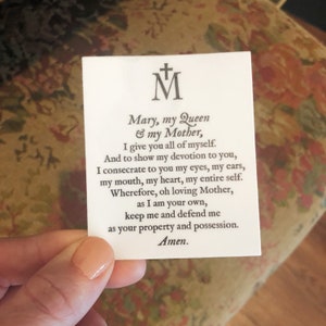Marian Consecration Daily Prayer Decal | Catholic Art Decor | indoor outdoor use | Mary consecration decal for laptop, car, waterbottle