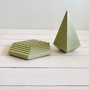 Earthy Geometric Ring Holder - Concrete Minimalist Ring Display or Wedding Ring Holder Gift for Her / Concrete Ring Cone / Ring Holder Cone