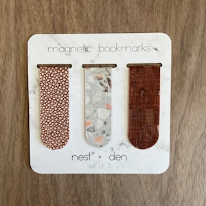 Kunstleder Magnet Lesezeichen für Männer | Bücherwurm Geschenke für Ihn | Buchliebhaber Geschenk | Geschenke für Leseratten | Lese Accessoires | Geschenk für Sie