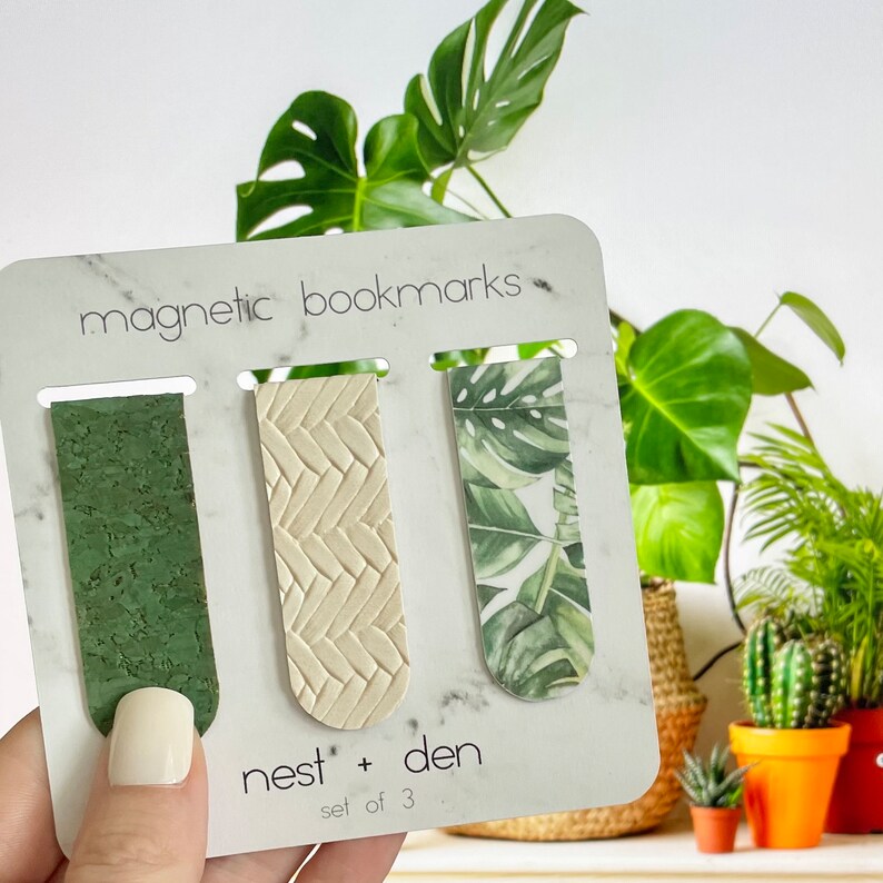 Magnetic Monstera Bookmark Set Faux Leather Magnetic Bookmark Bookmark for Women Plant Lover Gift for Women Pretty Magnetic Bookmark image 2