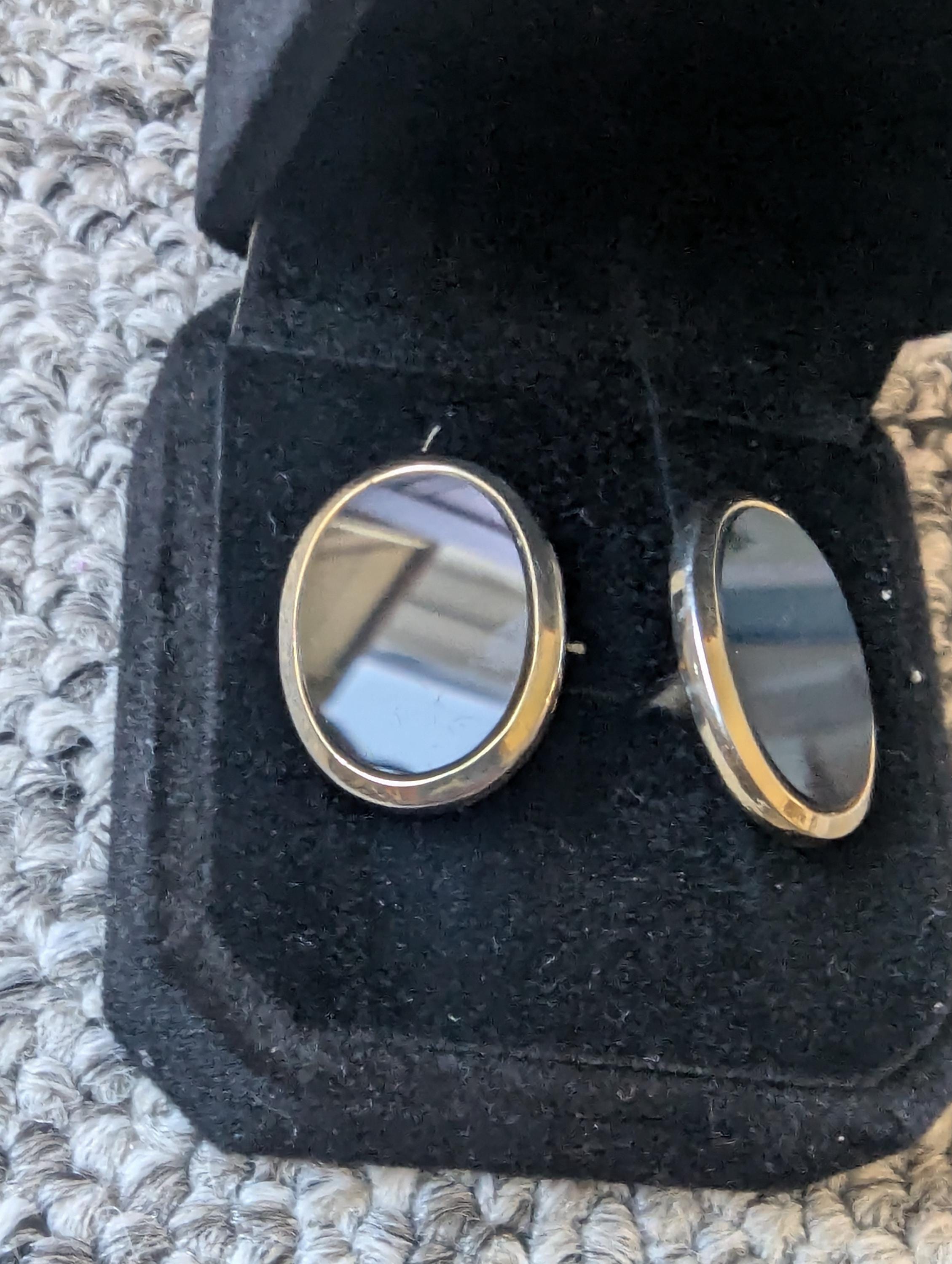 Vintage Gold Tone Black Onyx Cufflinks Oval Minimalist Classic Mens Jewelry