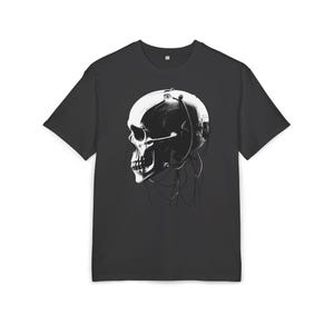 Camiseta unisex extragrande con estampado de calavera: estilo atrevido y moderno para uso informal.